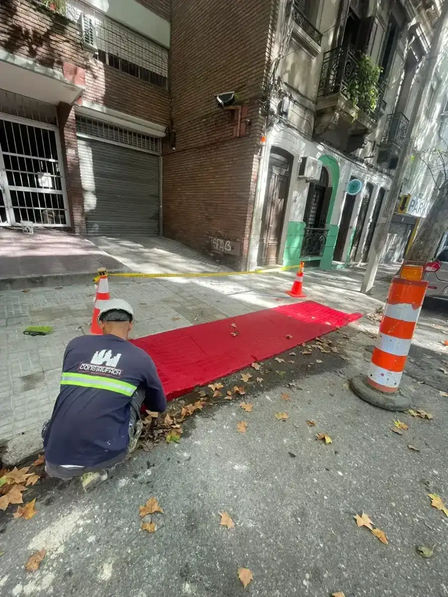 Imagen del trabajo Rampa de acceso y reforma de vereda en edificio