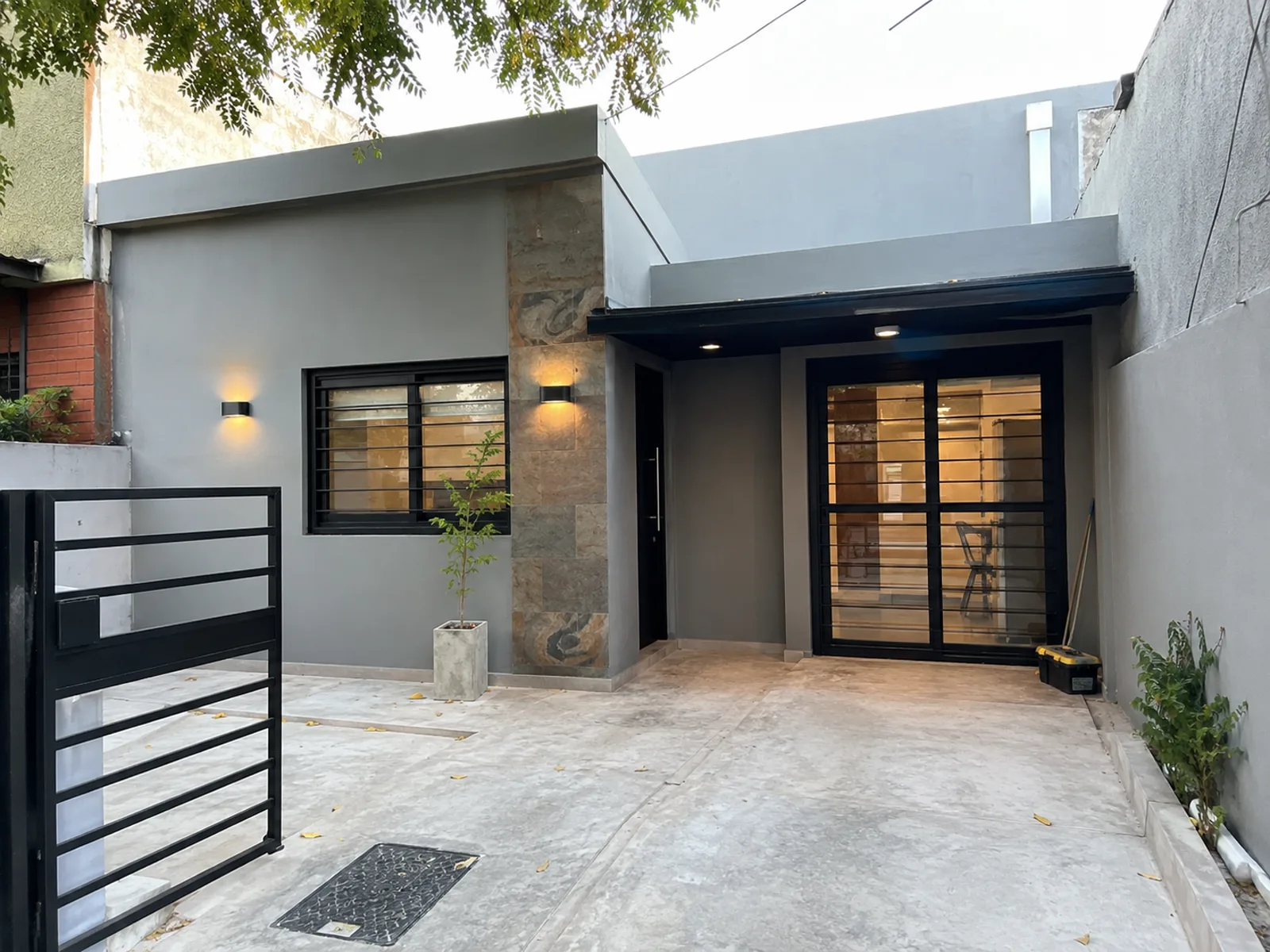 Reciclaje de fachada con ladrillo visto — ConstruFach