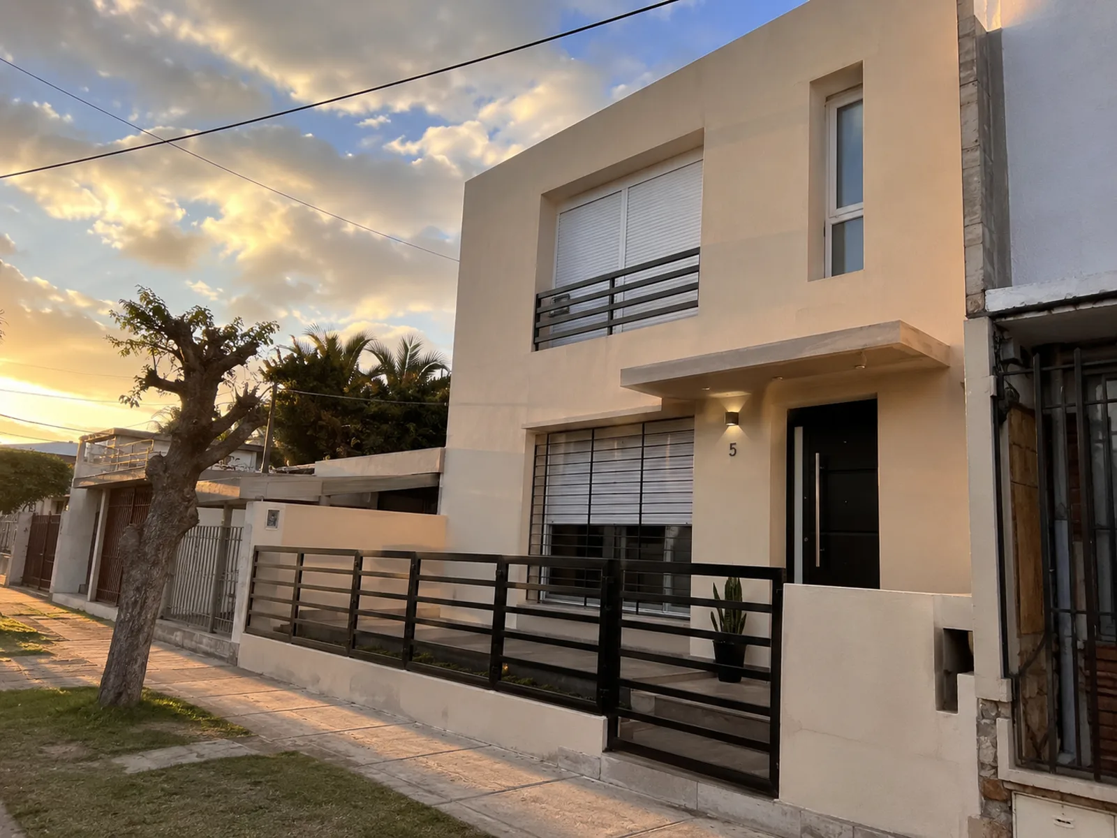 Reciclaje de fachada con ladrillo visto — ConstruFach